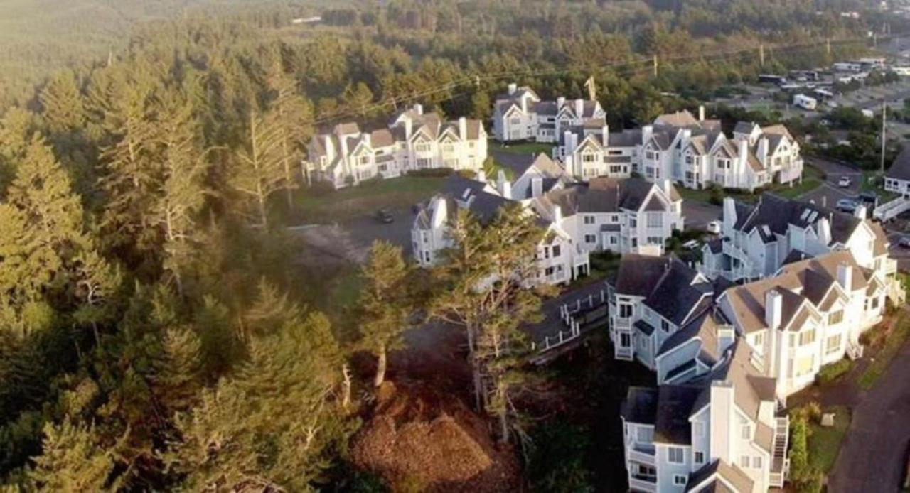 Schooner Landing Hotel Newport Exterior photo